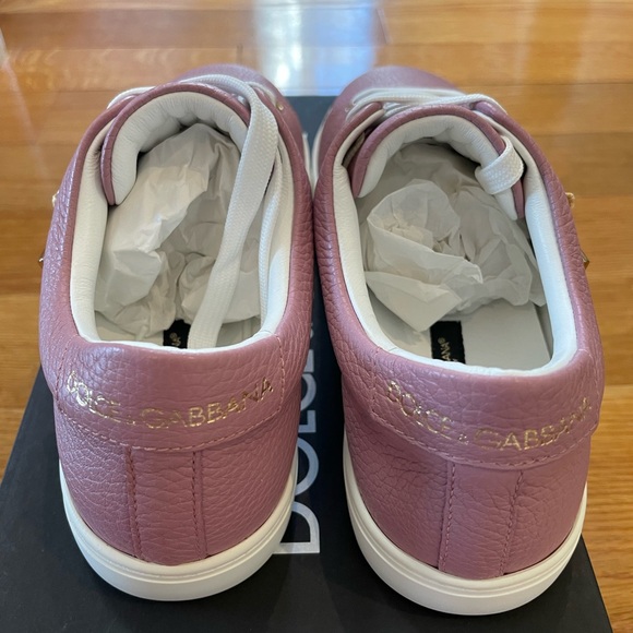 Dolce & Gabbana Sneakers in a mauvy pink with red velvet heart in size 37 - Picture 10 of 12